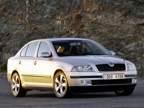 Коврики текстильные "Стандарт" для Skoda Octavia II (лифтбек / A5) 2004 - 2008, черные, 5шт.